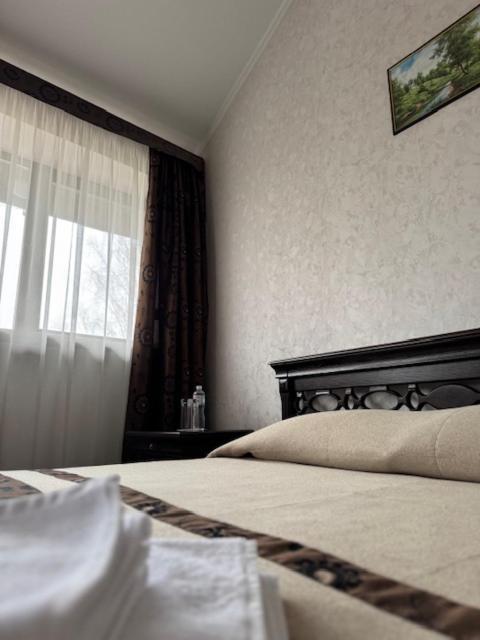 Charivna Taistra Bed & Breakfast Brovary Dış mekan fotoğraf