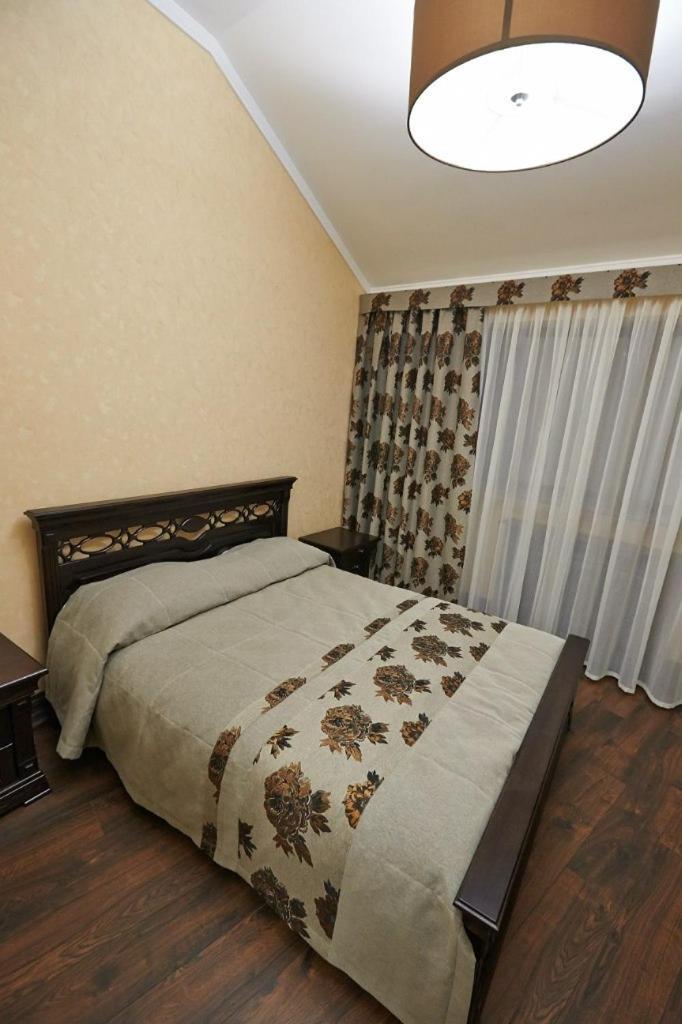Charivna Taistra Bed & Breakfast Brovary Dış mekan fotoğraf
