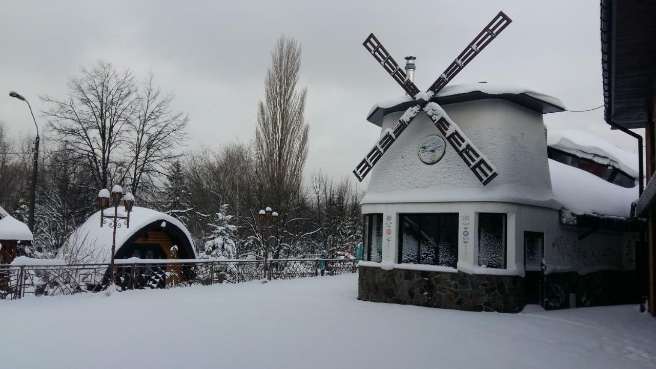 Charivna Taistra Bed & Breakfast Brovary Dış mekan fotoğraf